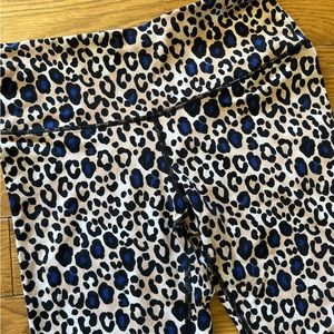 S - Small Leopard Print Victoria’s Secret Sport Leggings